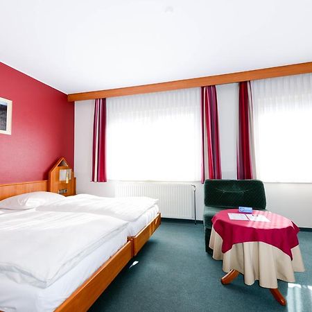 Christophe Colomb Luxembourg Exterior photo